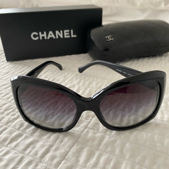 CHANEL sunglasses - Picture 1 of 9
